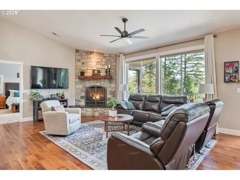 575 Agate Creek Drive Kalama WA 98625