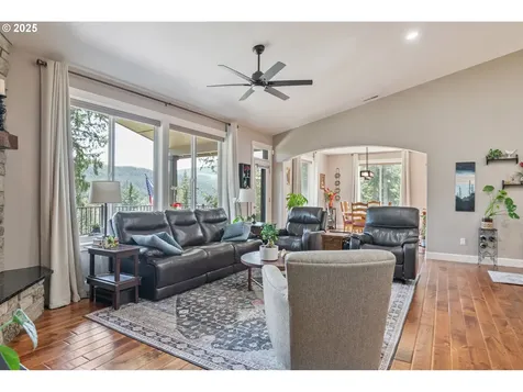 575 Agate Creek Drive Kalama WA 98625