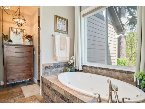 575 Agate Creek Drive Kalama WA 98625