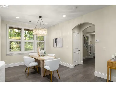 4521 Trillium Woods Lake Oswego OR 97035