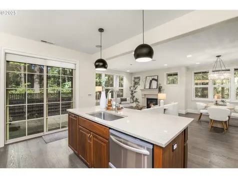 4521 Trillium Woods Lake Oswego OR 97035