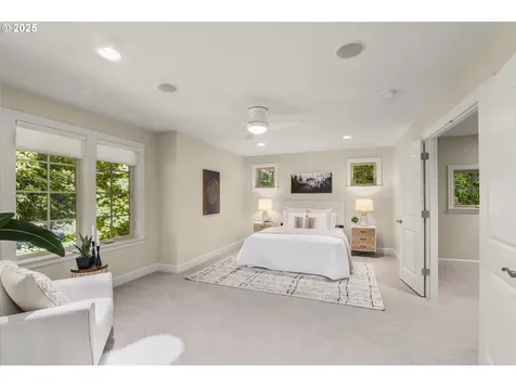 4521 Trillium Woods Lake Oswego OR 97035
