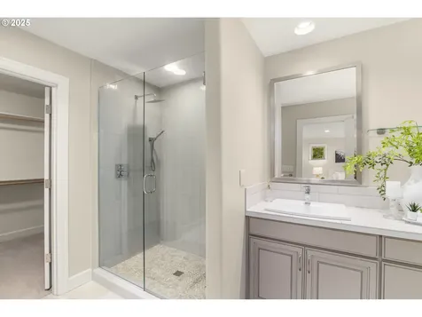 4521 Trillium Woods Lake Oswego OR 97035