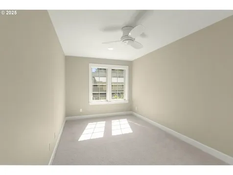 4521 Trillium Woods Lake Oswego OR 97035