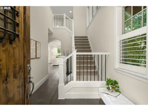 4521 Trillium Woods Lake Oswego OR 97035