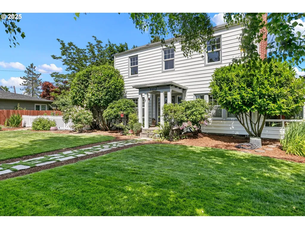 1112 S 6th Street Cottage Grove OR 97424