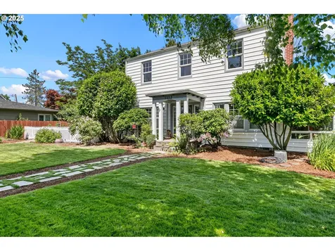 1112 S 6th Street Cottage Grove OR 97424