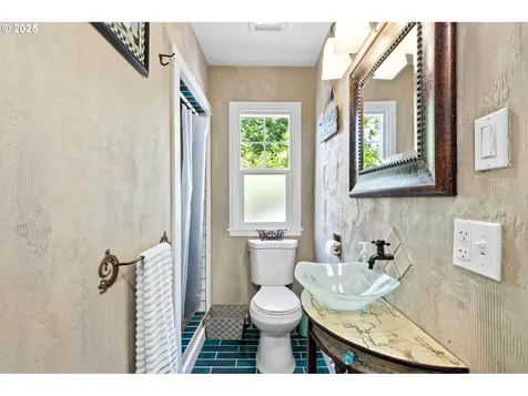 1112 S 6th Street Cottage Grove OR 97424