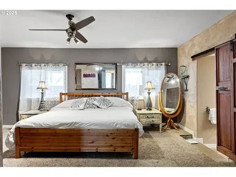1112 S 6th Street Cottage Grove OR 97424
