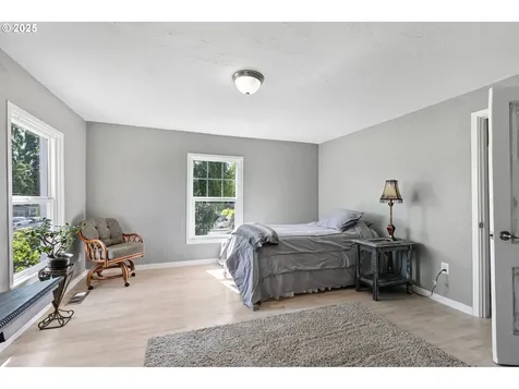 1112 S 6th Street Cottage Grove OR 97424