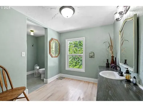 1112 S 6th Street Cottage Grove OR 97424