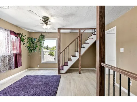 1112 S 6th Street Cottage Grove OR 97424