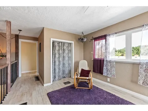 1112 S 6th Street Cottage Grove OR 97424