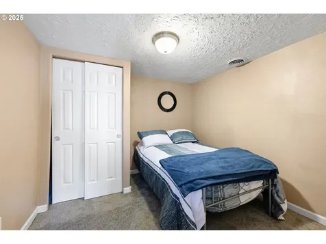 1112 S 6th Street Cottage Grove OR 97424