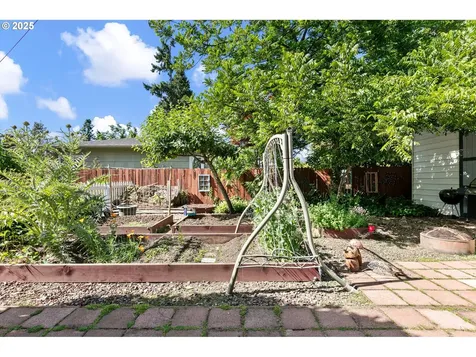 1112 S 6th Street Cottage Grove OR 97424