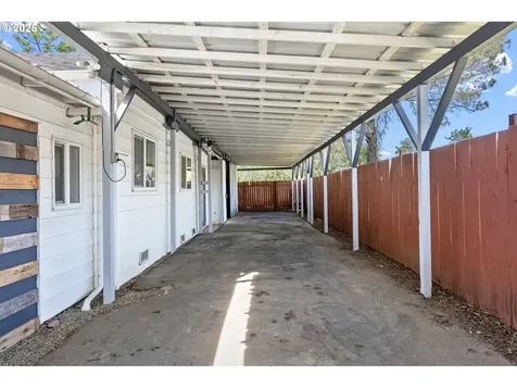 1112 S 6th Street Cottage Grove OR 97424