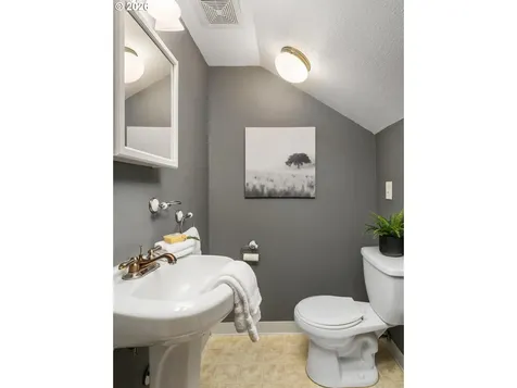 5618 NE 37th Avenue Portland OR 97211