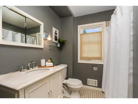 5618 NE 37th Avenue Portland OR 97211