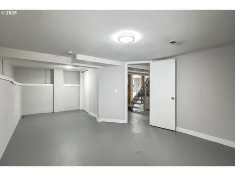 6574 SW Florence Lane Portland OR 97223