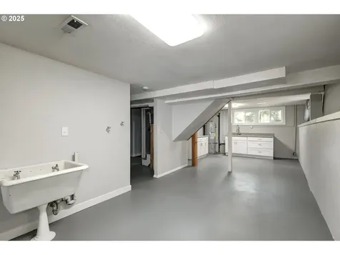 6574 SW Florence Lane Portland OR 97223