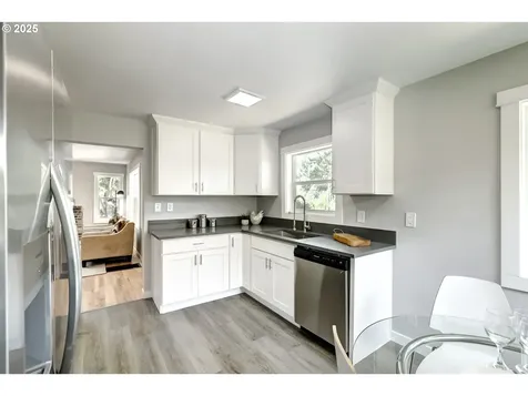 6574 SW Florence Lane Portland OR 97223