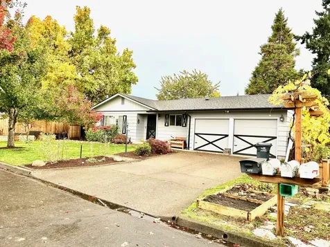 1745 T Street Springfield OR 97477