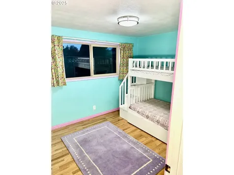 1745 T Street Springfield OR 97477
