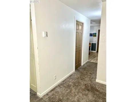 1745 T Street Springfield OR 97477
