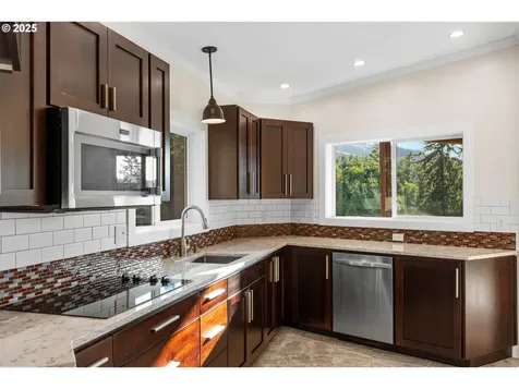 6477 Elkhead Road Yoncalla OR 97499
