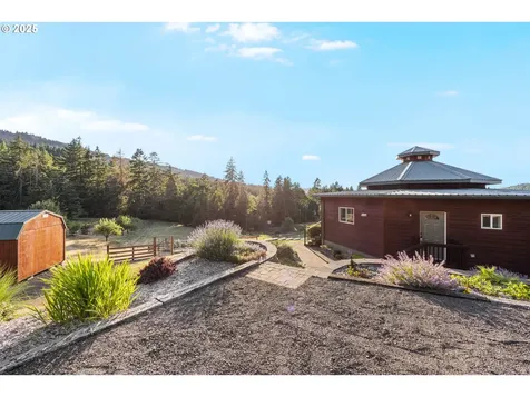 6477 Elkhead Road Yoncalla OR 97499