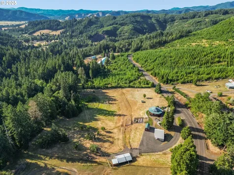 6477 Elkhead Road Yoncalla OR 97499