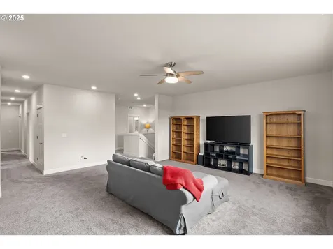 1895 NW Charles Street Mcminnville OR 97128
