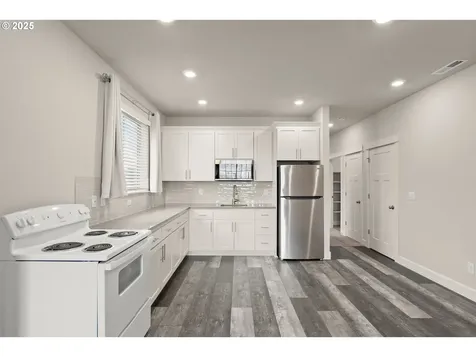 1895 NW Charles Street Mcminnville OR 97128