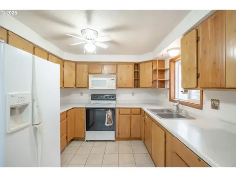 4454 York Avenue NE Salem OR 97305