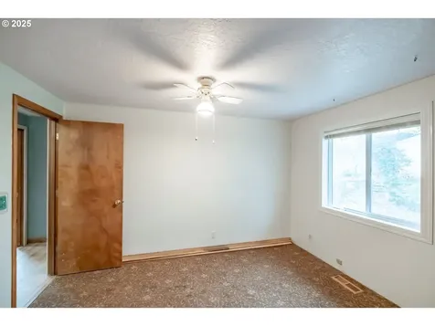 4454 York Avenue NE Salem OR 97305