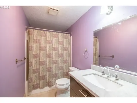 4454 York Avenue NE Salem OR 97305