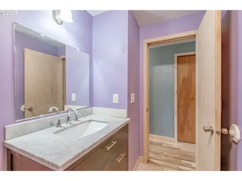 4454 York Avenue NE Salem OR 97305