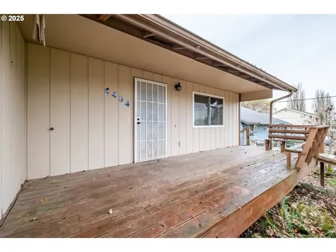 4454 York Avenue NE Salem OR 97305
