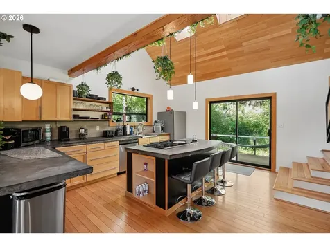 4807 SE Rex Drive Portland OR 97206