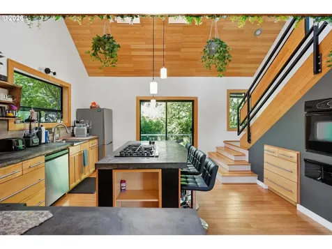 4807 SE Rex Drive Portland OR 97206