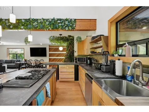 4807 SE Rex Drive Portland OR 97206