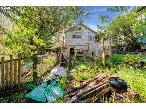 740 E 3rd Street Coquille OR 97423