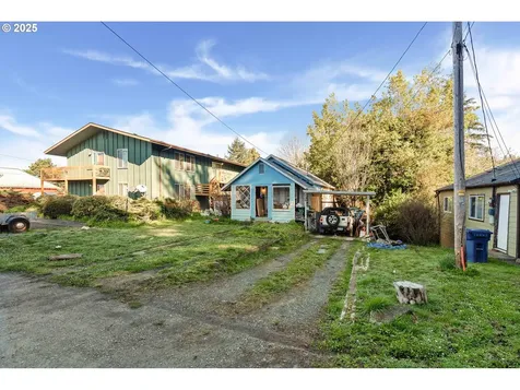 740 E 3rd Street Coquille OR 97423