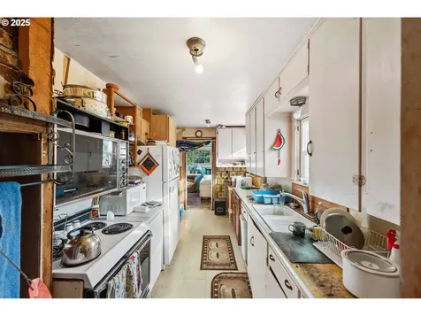 740 E 3rd Street Coquille OR 97423