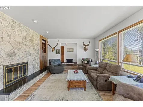 100 W 17th Street Coquille OR 97423