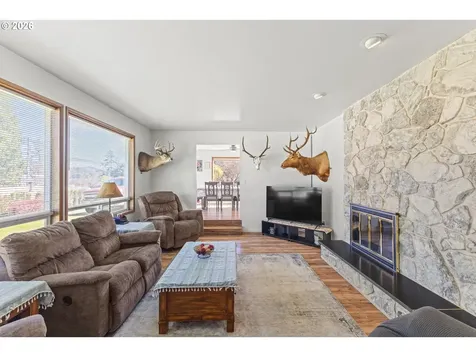 100 W 17th Street Coquille OR 97423