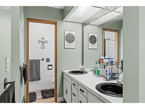 100 W 17th Street Coquille OR 97423