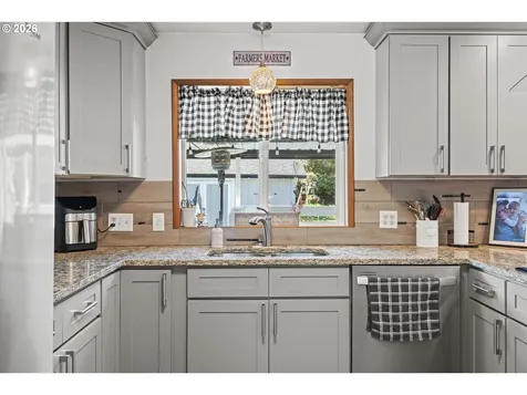 100 W 17th Street Coquille OR 97423