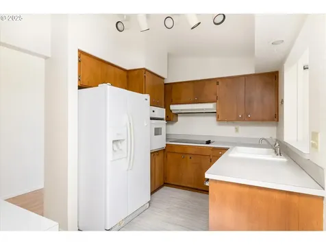 1975 W 34th Avenue Eugene OR 97405