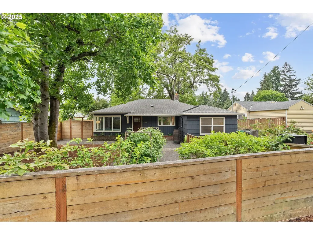 2543 NE 92nd Avenue Portland OR 97220